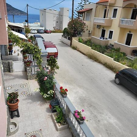 Roumeliotis House Lägenhet Karpathos Exteriör bild