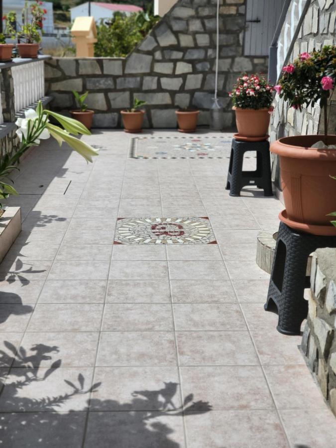 Roumeliotis House Lägenhet Karpathos Exteriör bild