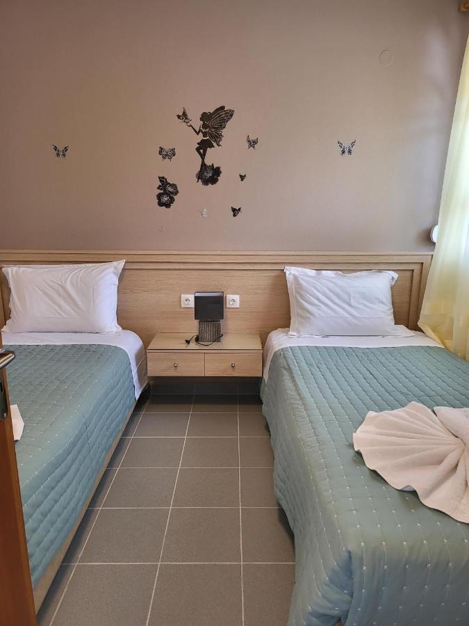 Roumeliotis House Lägenhet Karpathos Exteriör bild