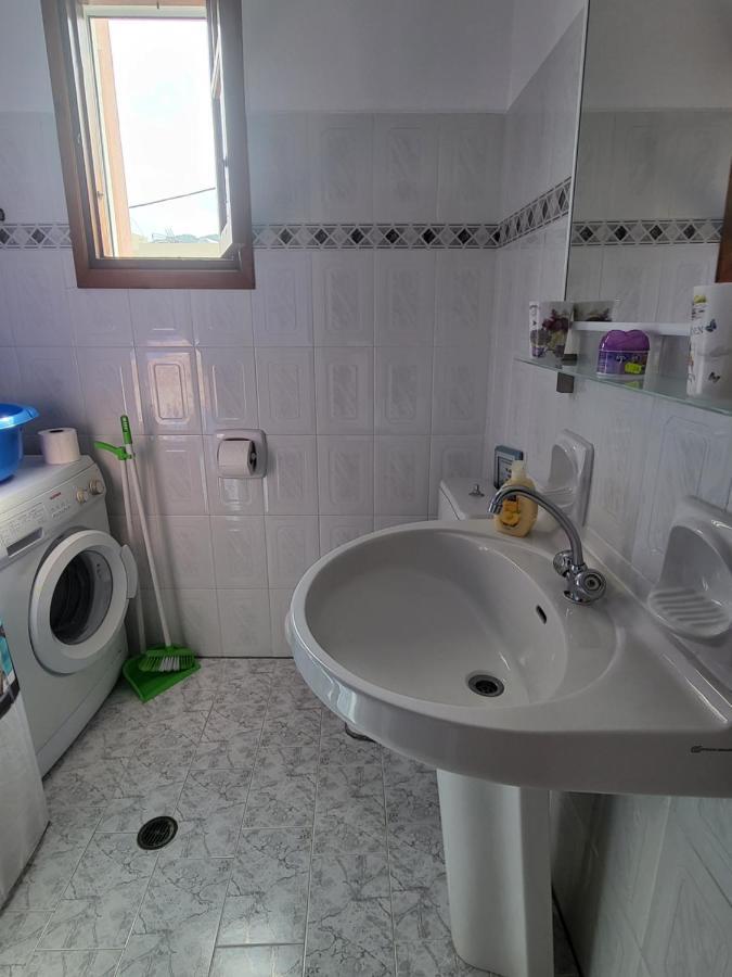 Roumeliotis House Lägenhet Karpathos Exteriör bild