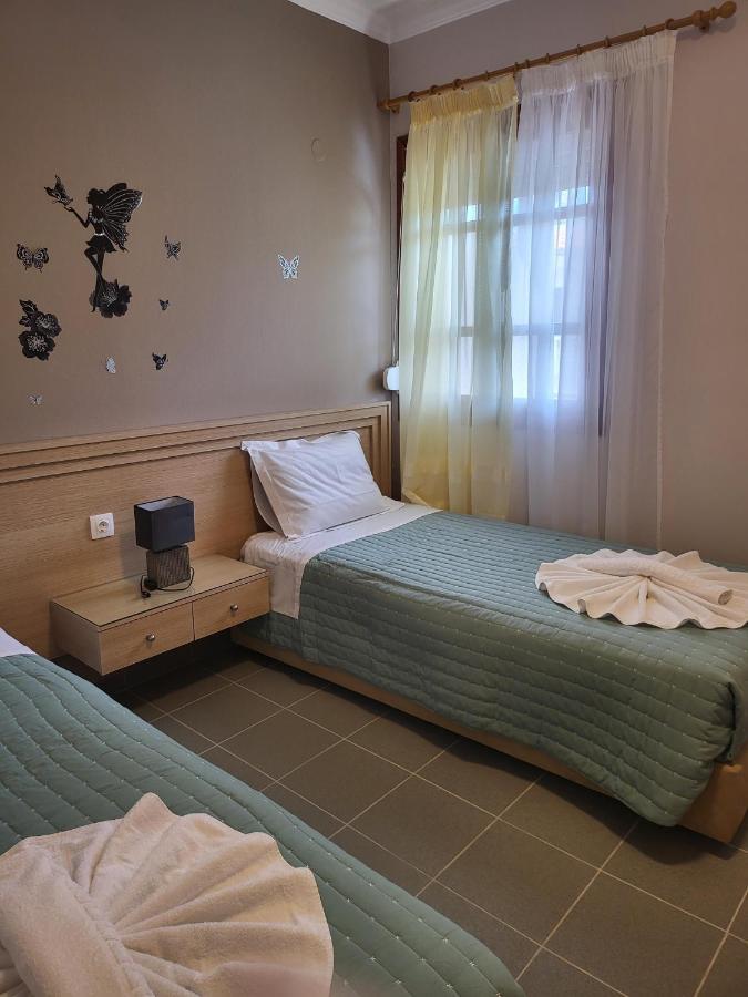 Roumeliotis House Lägenhet Karpathos Exteriör bild