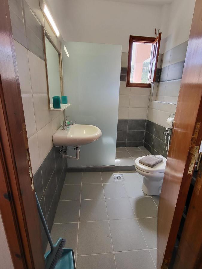 Roumeliotis House Lägenhet Karpathos Exteriör bild