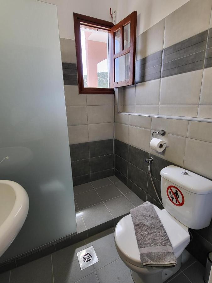 Roumeliotis House Lägenhet Karpathos Exteriör bild