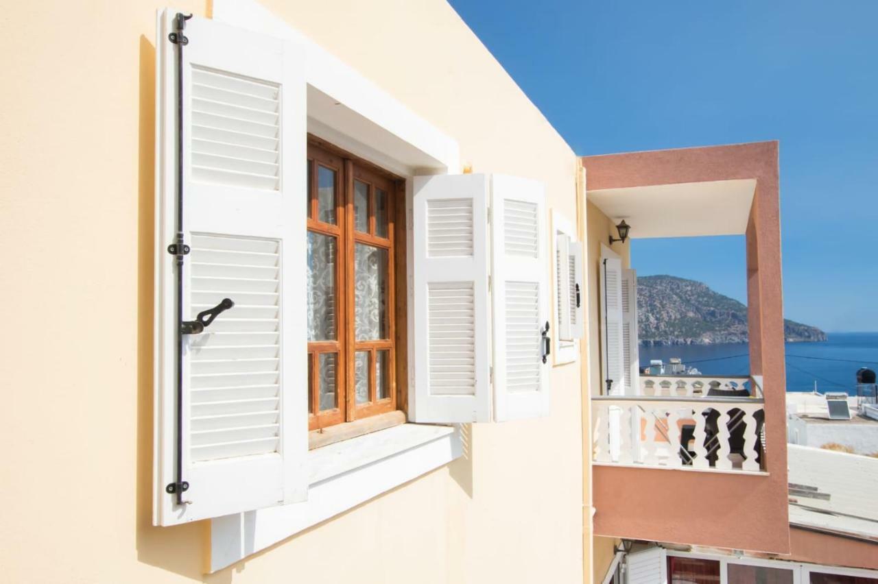 Roumeliotis House Lägenhet Karpathos Exteriör bild